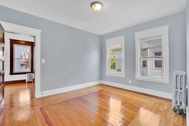 13-15 Wigwam Pl, Springfield, MA 01108