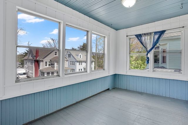 13-15 Wigwam Pl, Springfield, MA 01108