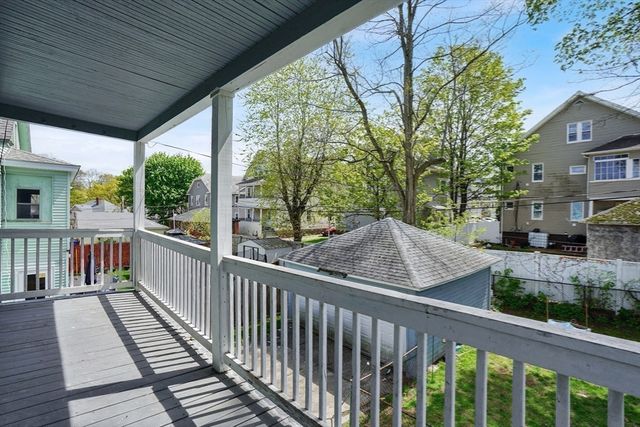 13-15 Wigwam Pl, Springfield, MA 01108