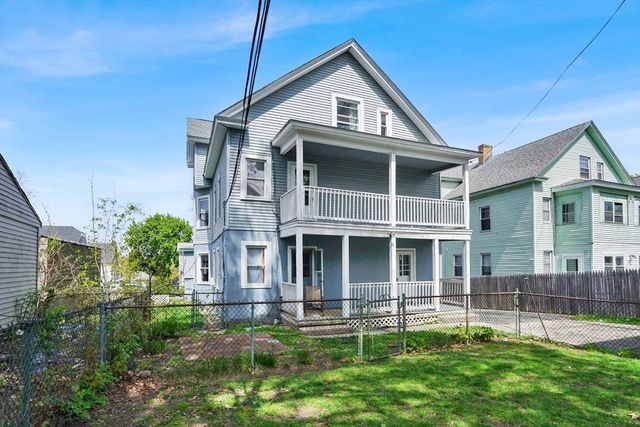 13-15 Wigwam Pl, Springfield, MA 01108