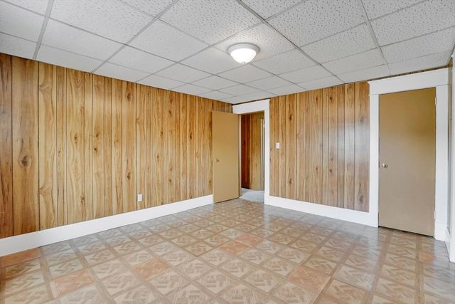 13-15 Wigwam Pl, Springfield, MA 01108