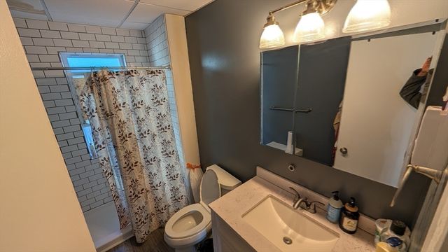 13-15 Wigwam Pl, Springfield, MA 01108