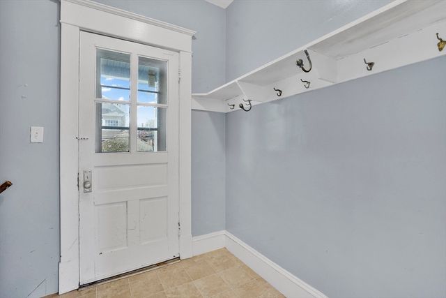 13-15 Wigwam Pl, Springfield, MA 01108