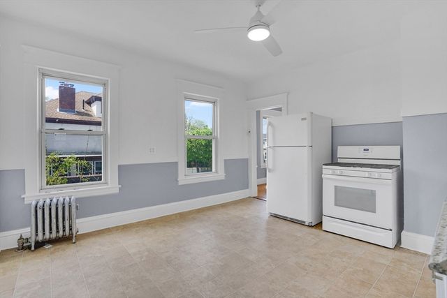 13-15 Wigwam Pl, Springfield, MA 01108