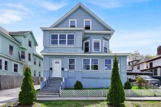 13-15 Wigwam Pl, Springfield, MA 01108