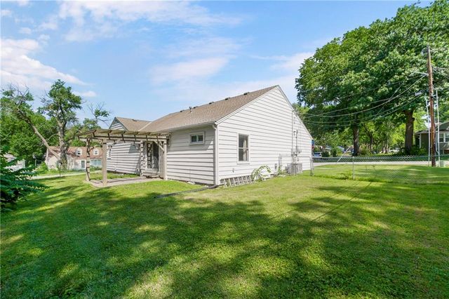 5701 Russell Street, Mission, KS 66202