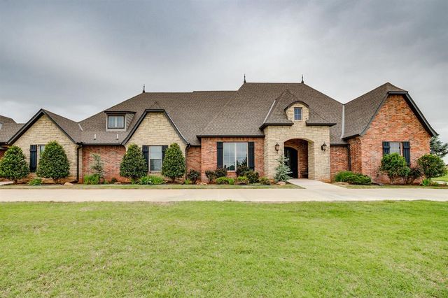 10901 Secretariat Drive, Mustang, OK 73064