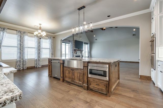 10901 Secretariat Drive, Mustang, OK 73064