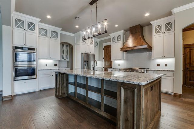 10901 Secretariat Drive, Mustang, OK 73064