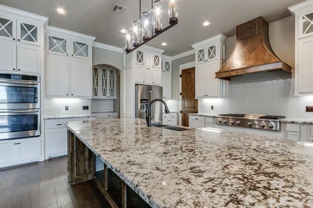 10901 Secretariat Drive, Mustang, OK 73064