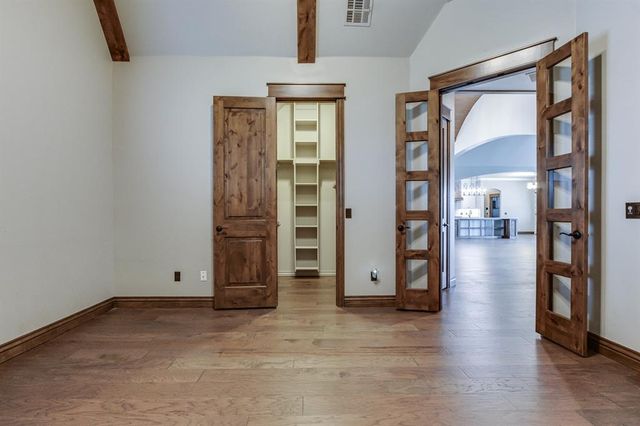 10901 Secretariat Drive, Mustang, OK 73064