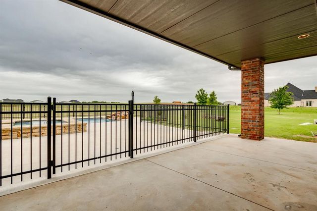 10901 Secretariat Drive, Mustang, OK 73064