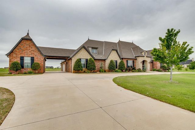 10901 Secretariat Drive, Mustang, OK 73064