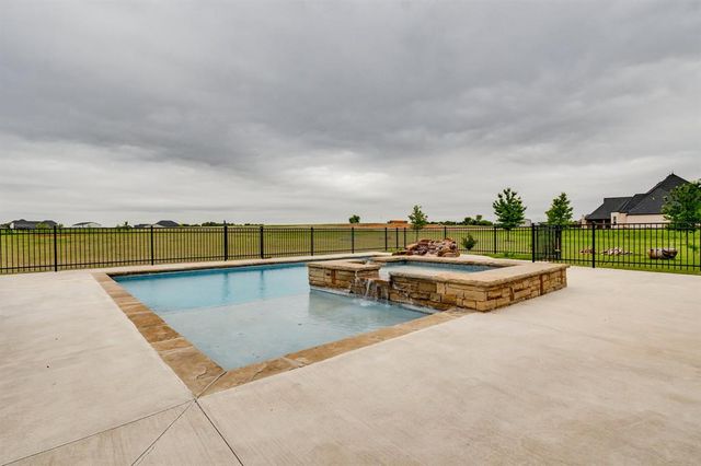 10901 Secretariat Drive, Mustang, OK 73064
