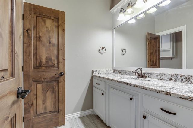 10901 Secretariat Drive, Mustang, OK 73064