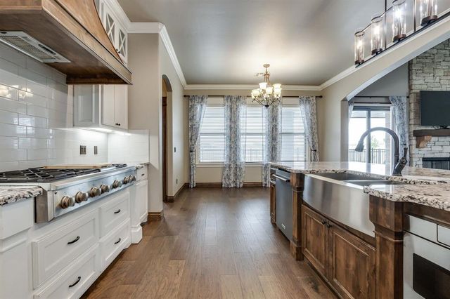 10901 Secretariat Drive, Mustang, OK 73064