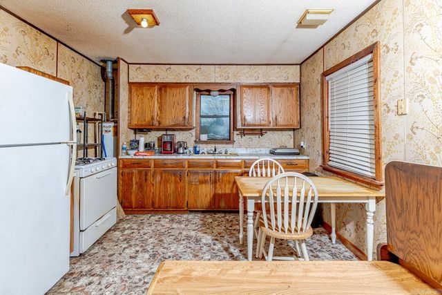 40 Lige Ln, Cave City, AR 72521