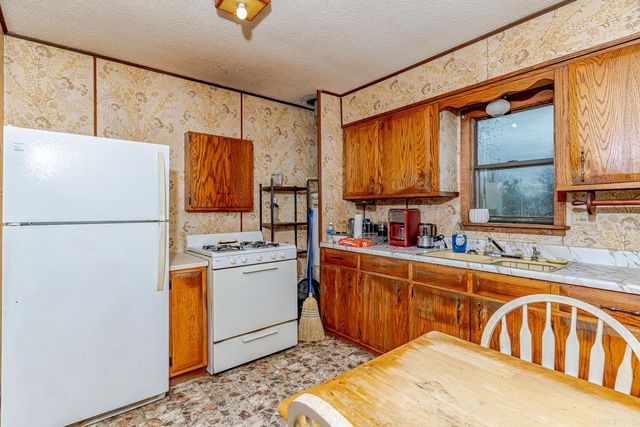 40 Lige Ln, Cave City, AR 72521