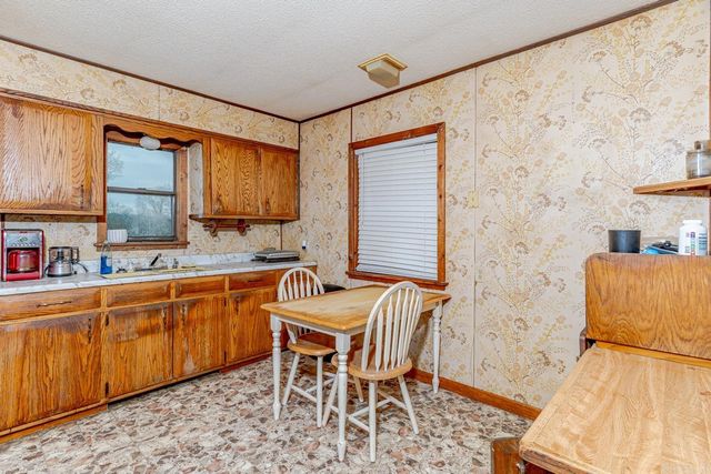 40 Lige Ln, Cave City, AR 72521