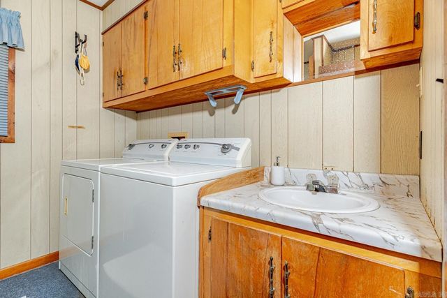 40 Lige Ln, Cave City, AR 72521