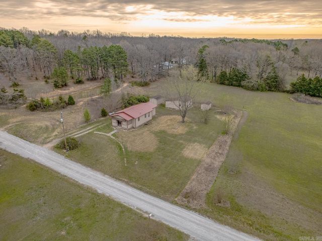 40 Lige Ln, Cave City, AR 72521
