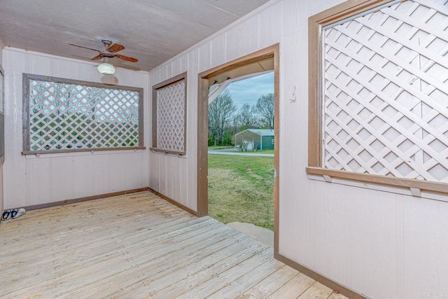 40 Lige Ln, Cave City, AR 72521