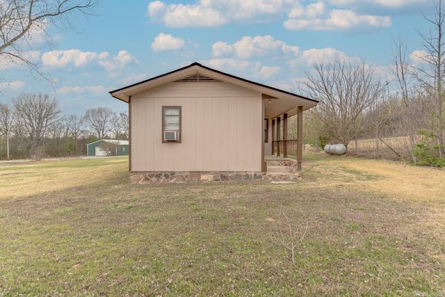 40 Lige Ln, Cave City, AR 72521