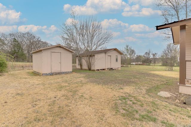40 Lige Ln, Cave City, AR 72521