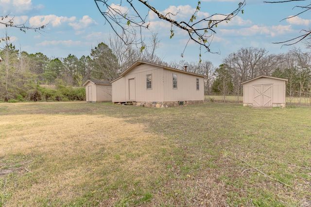 40 Lige Ln, Cave City, AR 72521