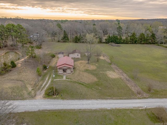 40 Lige Ln, Cave City, AR 72521