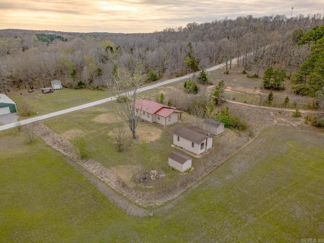 40 Lige Ln, Cave City, AR 72521