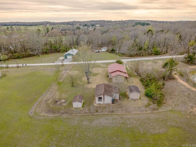 40 Lige Ln, Cave City, AR 72521