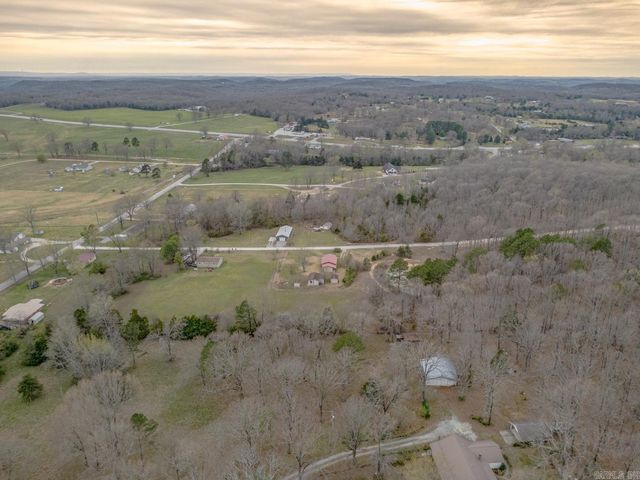 40 Lige Ln, Cave City, AR 72521
