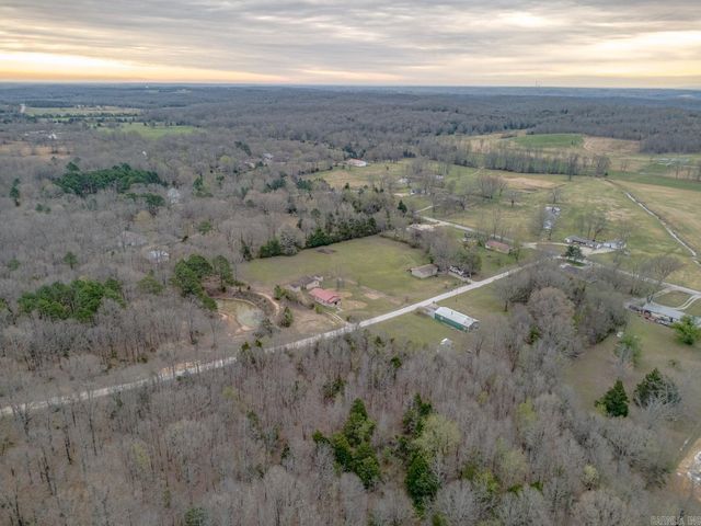 40 Lige Ln, Cave City, AR 72521