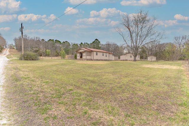 40 Lige Ln, Cave City, AR 72521