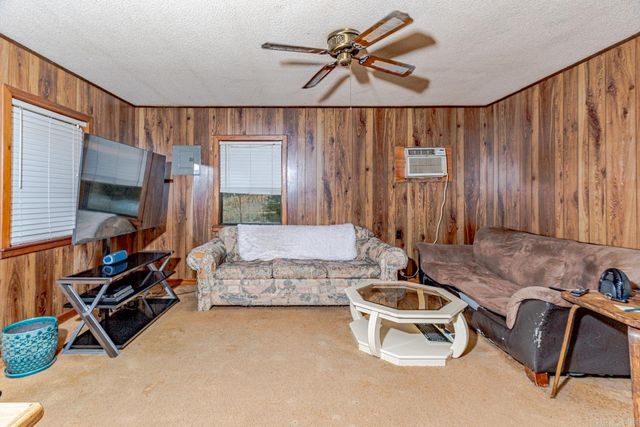 40 Lige Ln, Cave City, AR 72521
