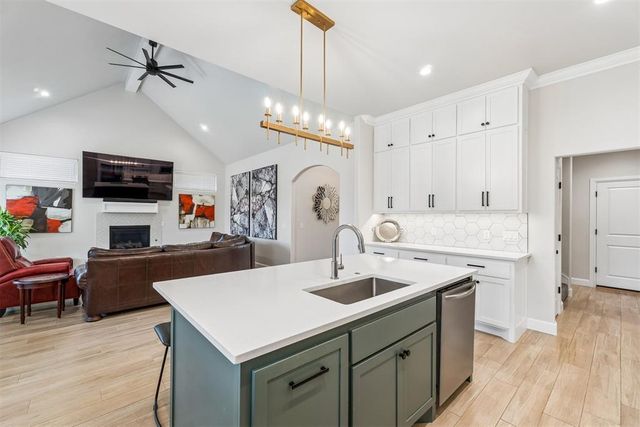 532 Dardanelle Pass, Edmond, OK 73025