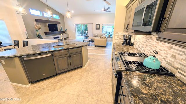 62870 E Amberwood Drive, Tucson, AZ 85739