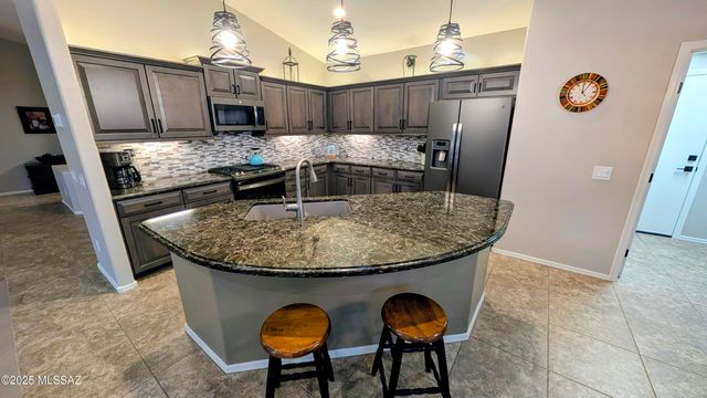 62870 E Amberwood Drive, Tucson, AZ 85739