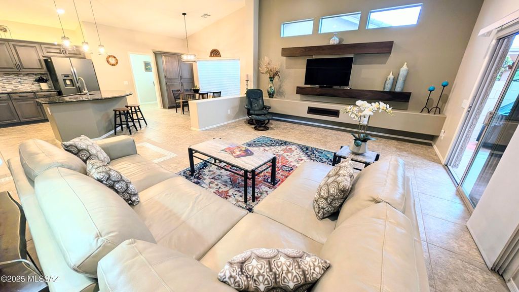 62870 E Amberwood Drive, Tucson, AZ 85739