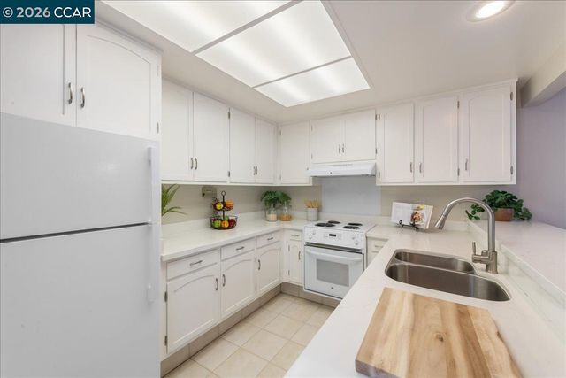 1573 Rockledge Ln 3, Walnut Creek, CA 94595