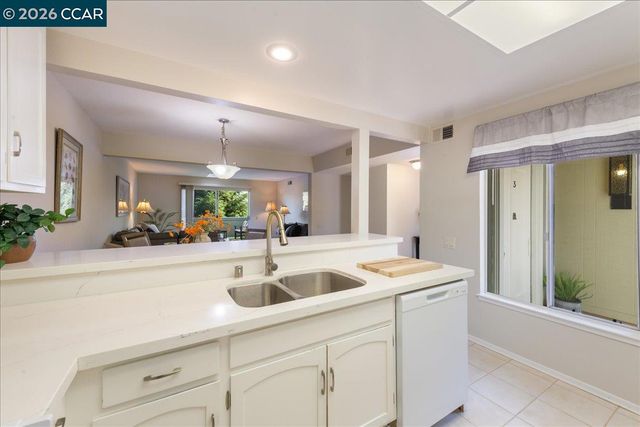 1573 Rockledge Ln 3, Walnut Creek, CA 94595