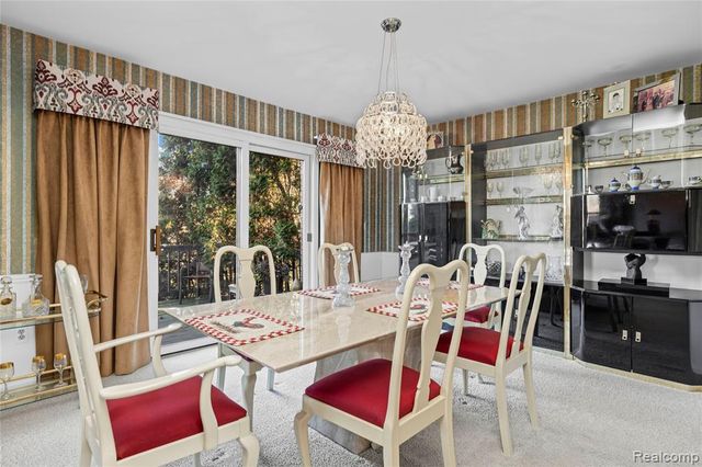 4261 Wabeek Lake Drive, Bloomfield Hills, MI 48302