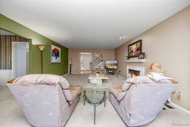 4261 Wabeek Lake Drive, Bloomfield Hills, MI 48302