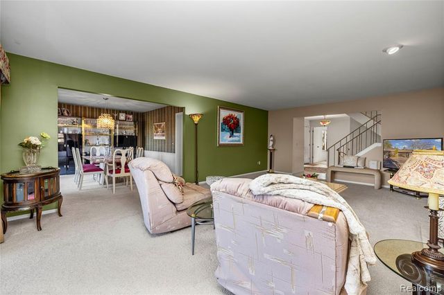 4261 Wabeek Lake Drive, Bloomfield Hills, MI 48302