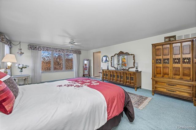 4261 Wabeek Lake Drive, Bloomfield Hills, MI 48302