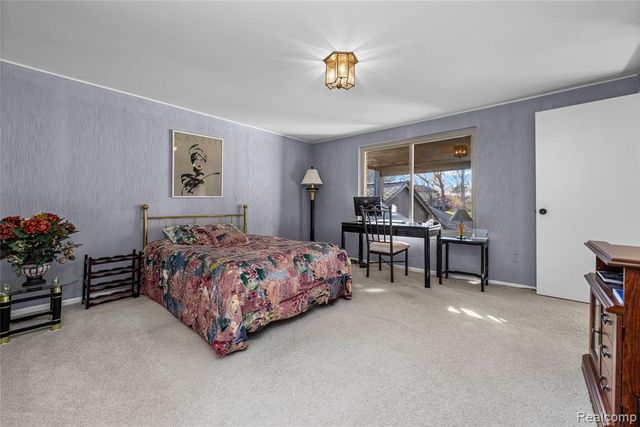 4261 Wabeek Lake Drive, Bloomfield Hills, MI 48302