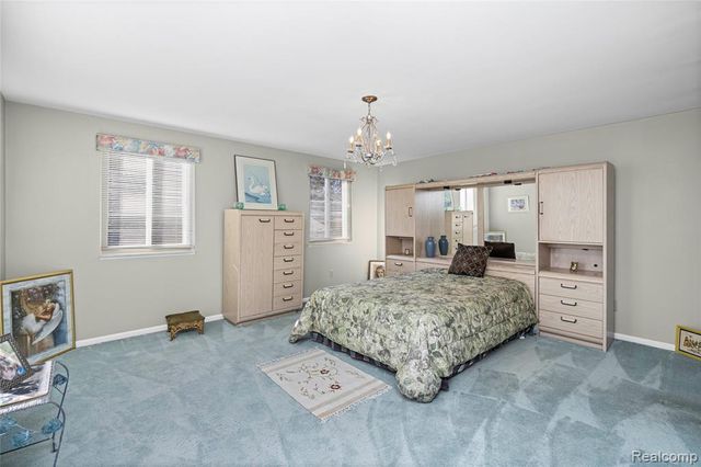 4261 Wabeek Lake Drive, Bloomfield Hills, MI 48302