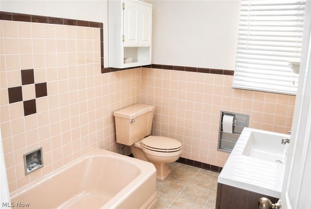 2025 E Erie Avenue, Lorain, OH 44052