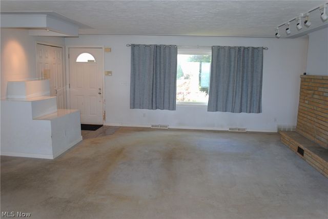 2025 E Erie Avenue, Lorain, OH 44052